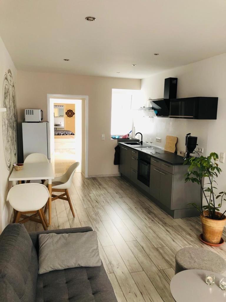 Ferienwohnung Im Zentrum Von Winningen Exterior foto